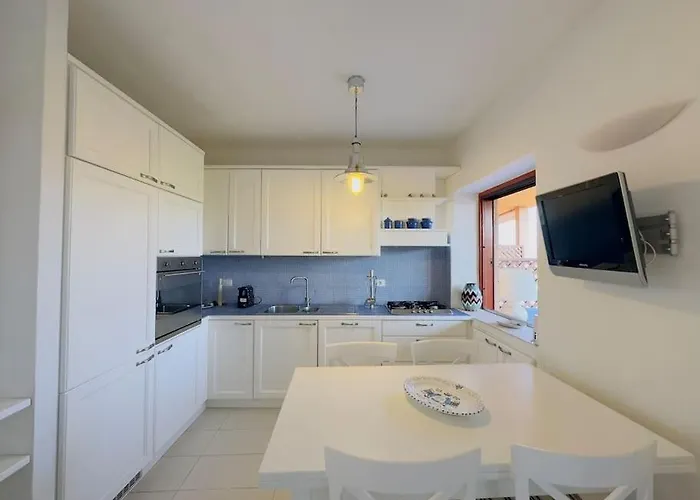 50m From 2 Private Beaches Stunning Sea View Apartamento Marinella (Sardinia)