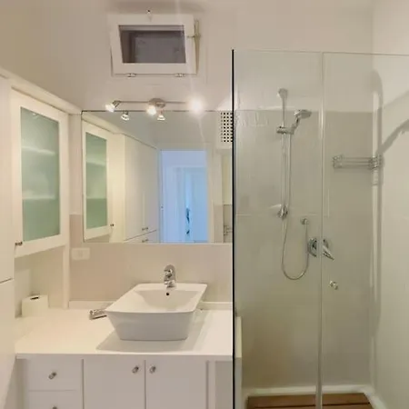 Διαμέρισμα 50m From 2 Private Beaches Stunning Sea View *