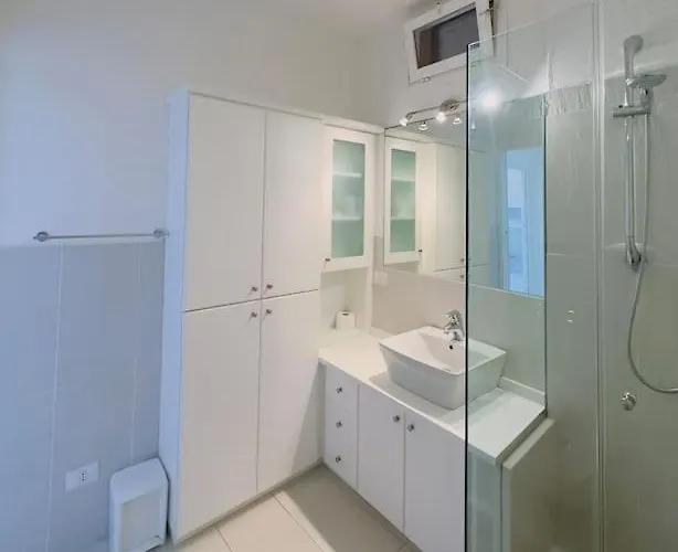 50m From 2 Private Beaches Stunning Sea View *